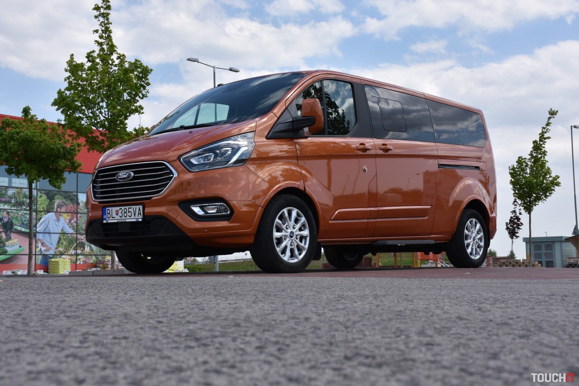 Ford Tourneo Custom: Vyšší level cestovania a podnikania za dobrú cenu