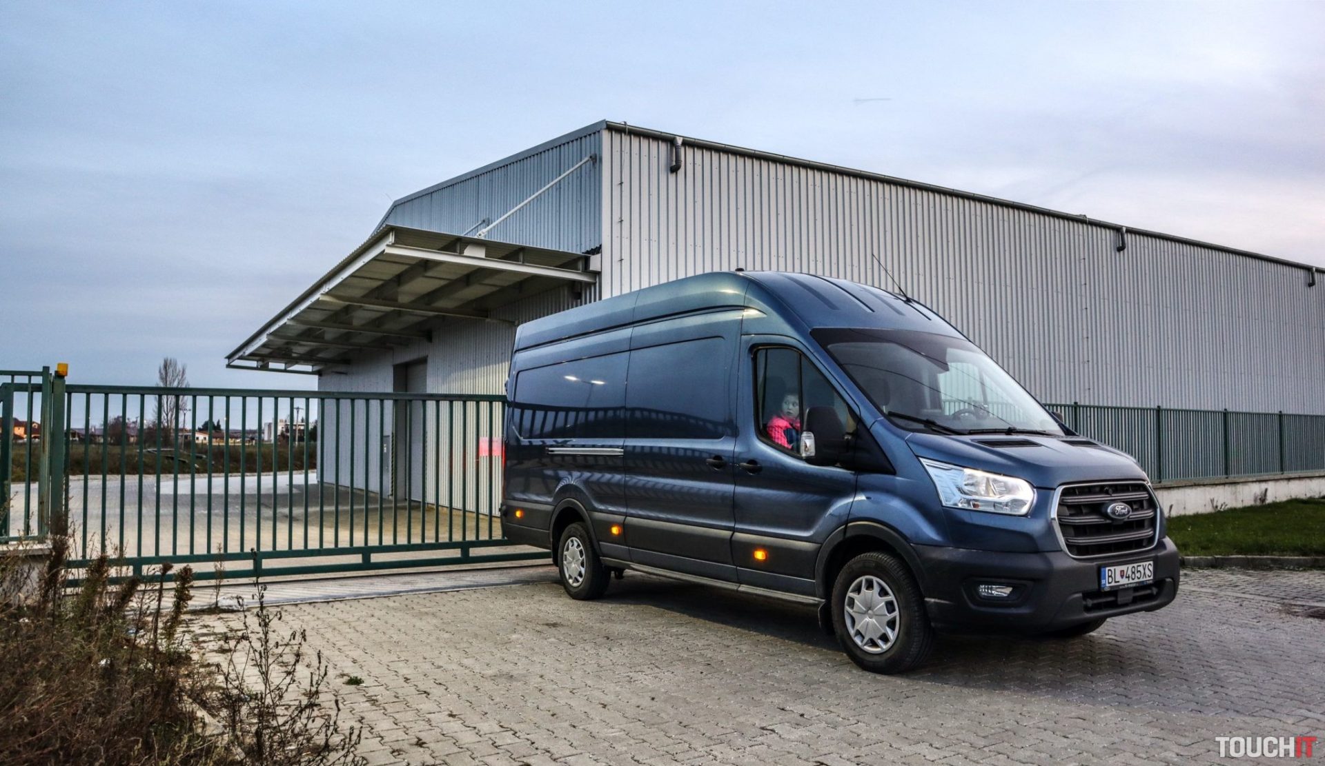 Ford Transit 2.0 TDCi TREND: Dodávka s výbavou lepšieho osobného automobilu?!