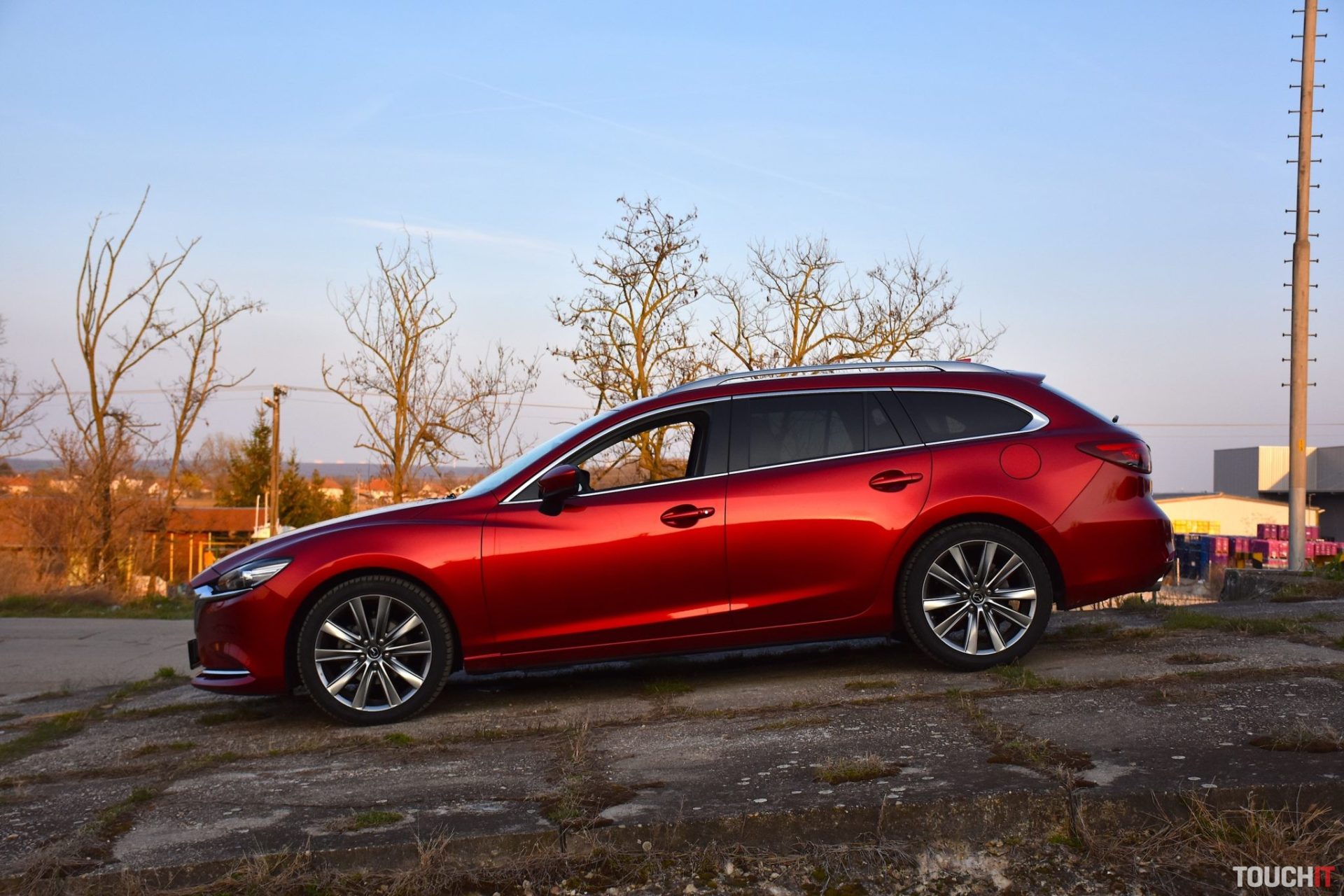 Mazda 6 Wagon 2.0 Skyactive-G: Je lepšie kombi alebo sedan? Silnejší alebo slabší Japonec?