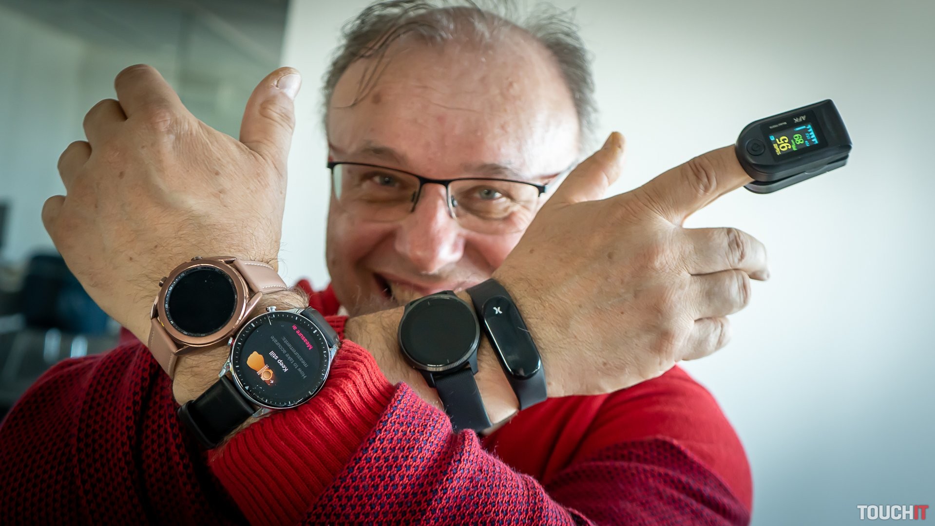 Dá sa spoľahnúť na meranie saturácie krvi SpO2 aj s inteligentnými hodinkami? (VIDEO)