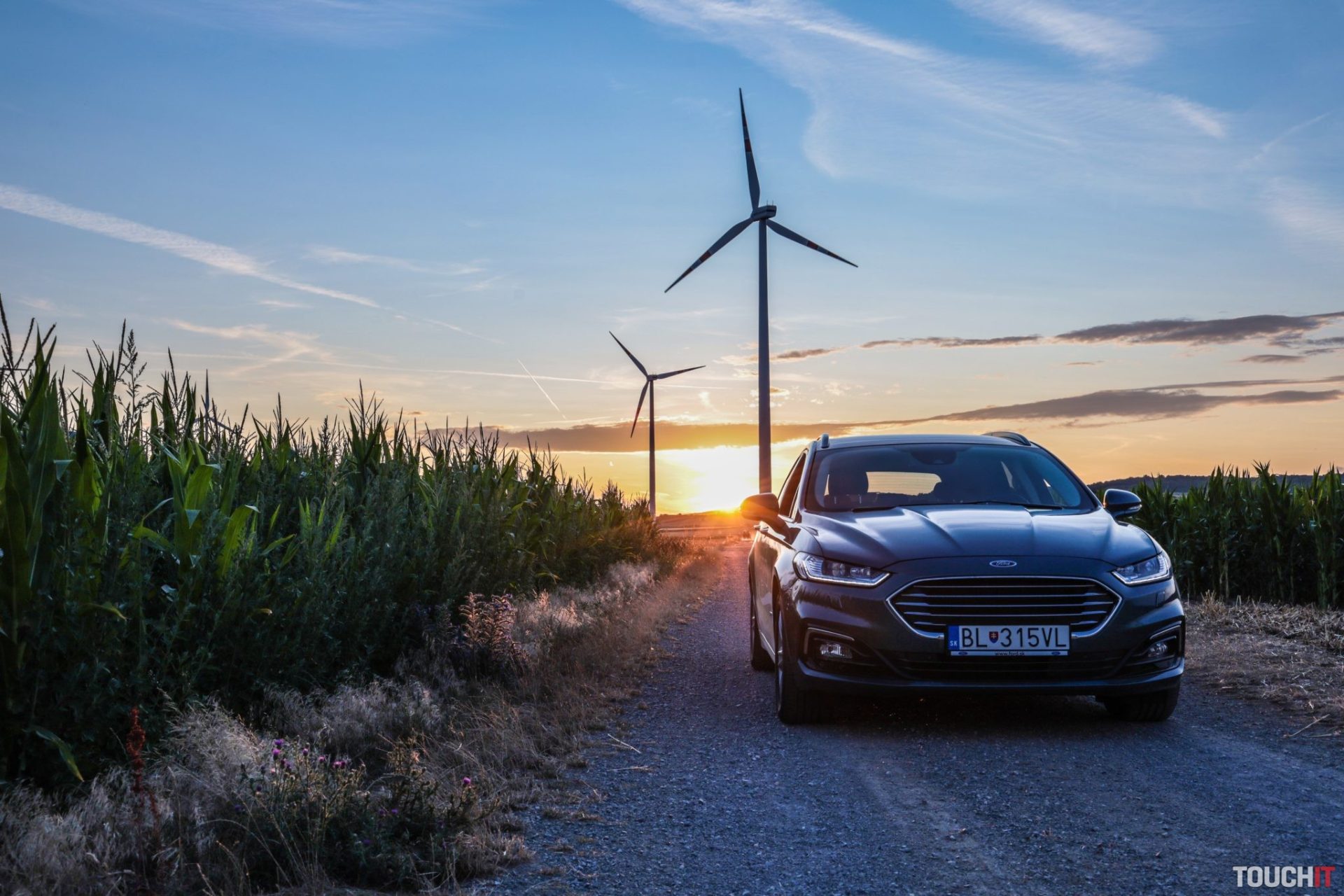 Ford Mondeo ST-Line AWD liftback diesel vs. Ford Mondeo Titanium Hybrid kombi – Čo dáva väčší zmysel?