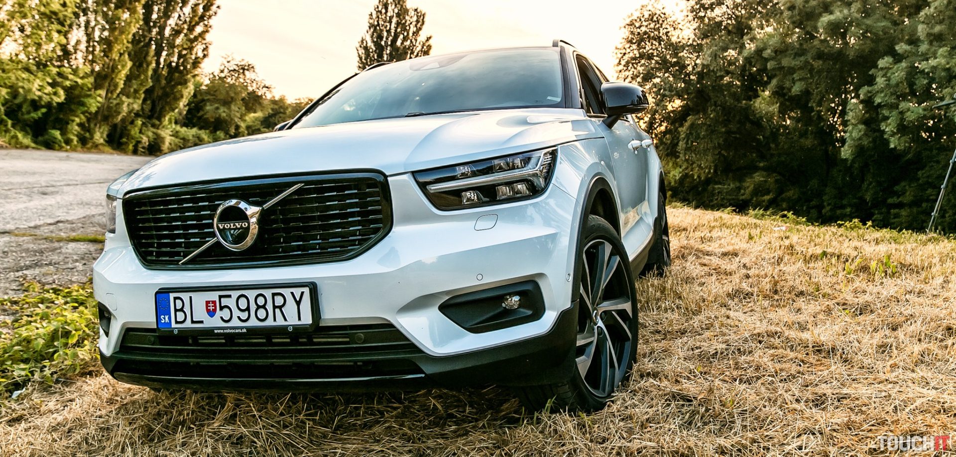Testovali sme európske auto roka – Volvo XC40. Aké má výhody a nevýhody? (Video)
