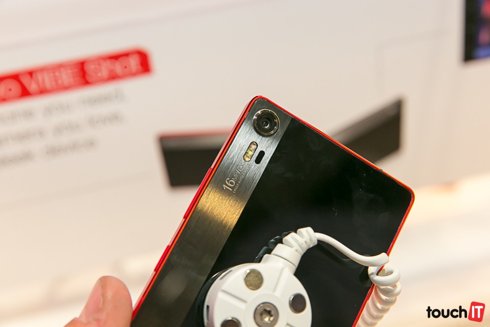 Video: Smartfón/fotoaparát Lenovo VIBE Shot