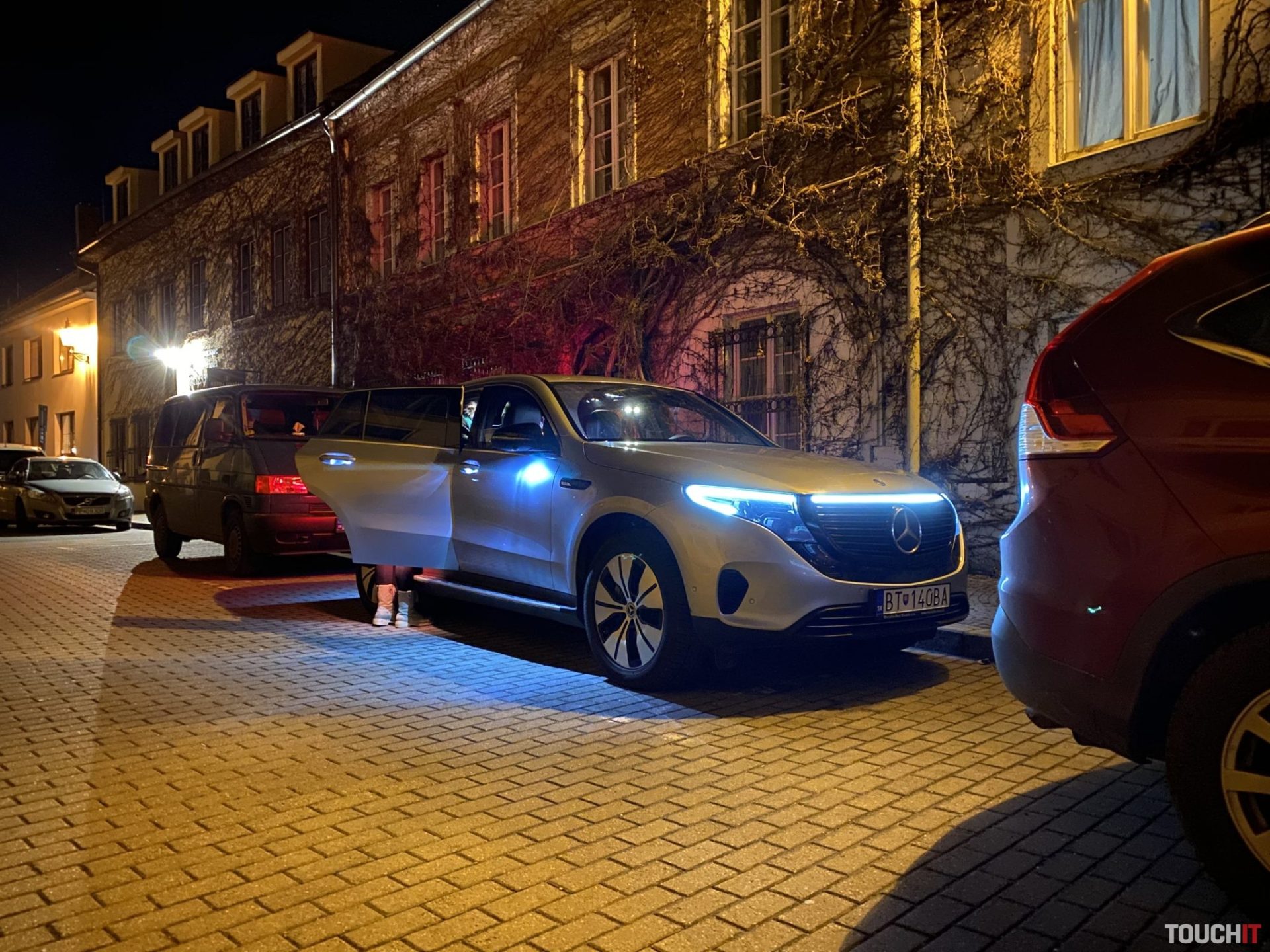 Diaľnice zadarmo, nabíjanie elektromobilov zadarmo! Sen alebo realita?