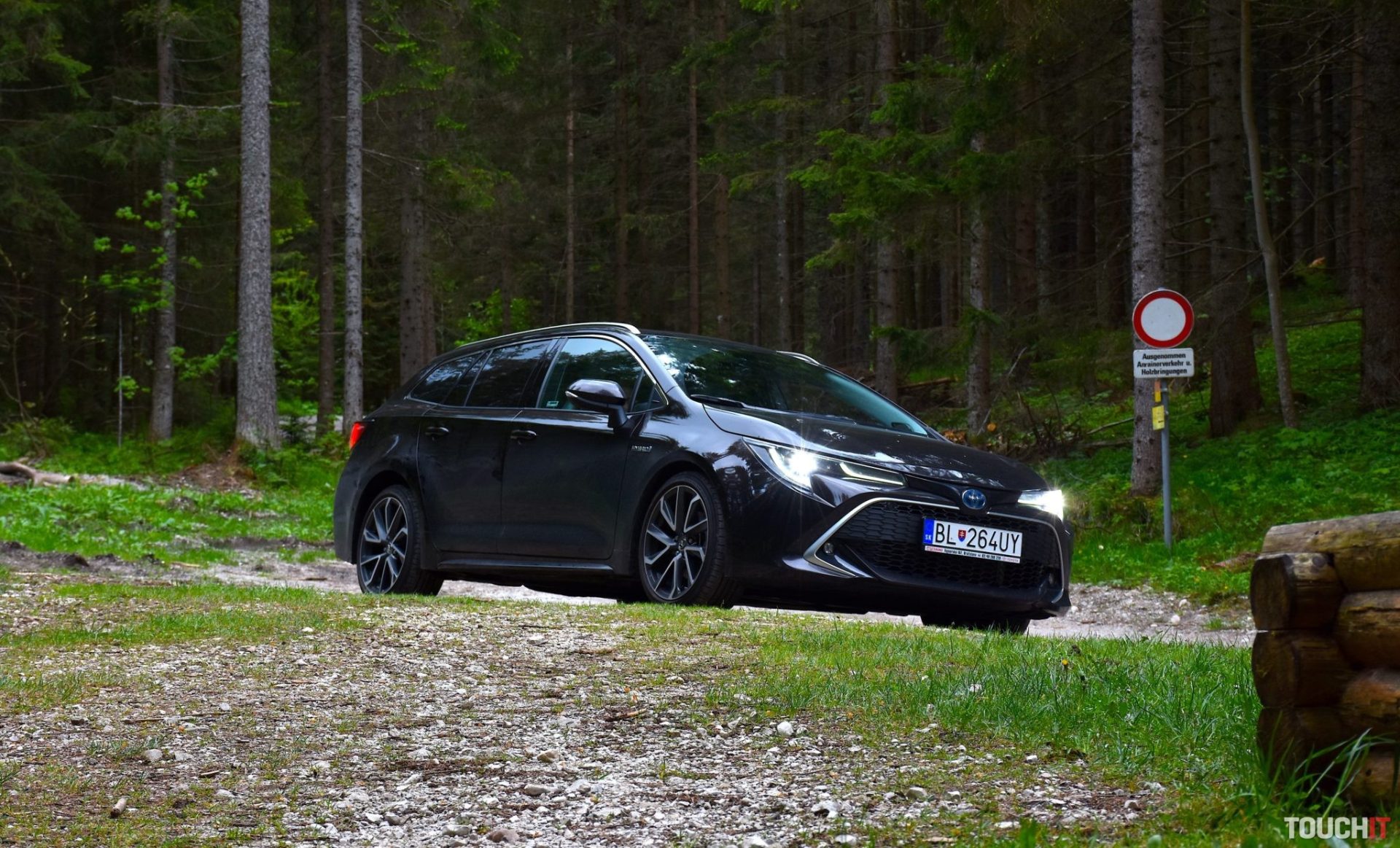 Toyota Corolla TS Executive 2.0i Hybrid: Do Álp s extra nízkou spotrebou