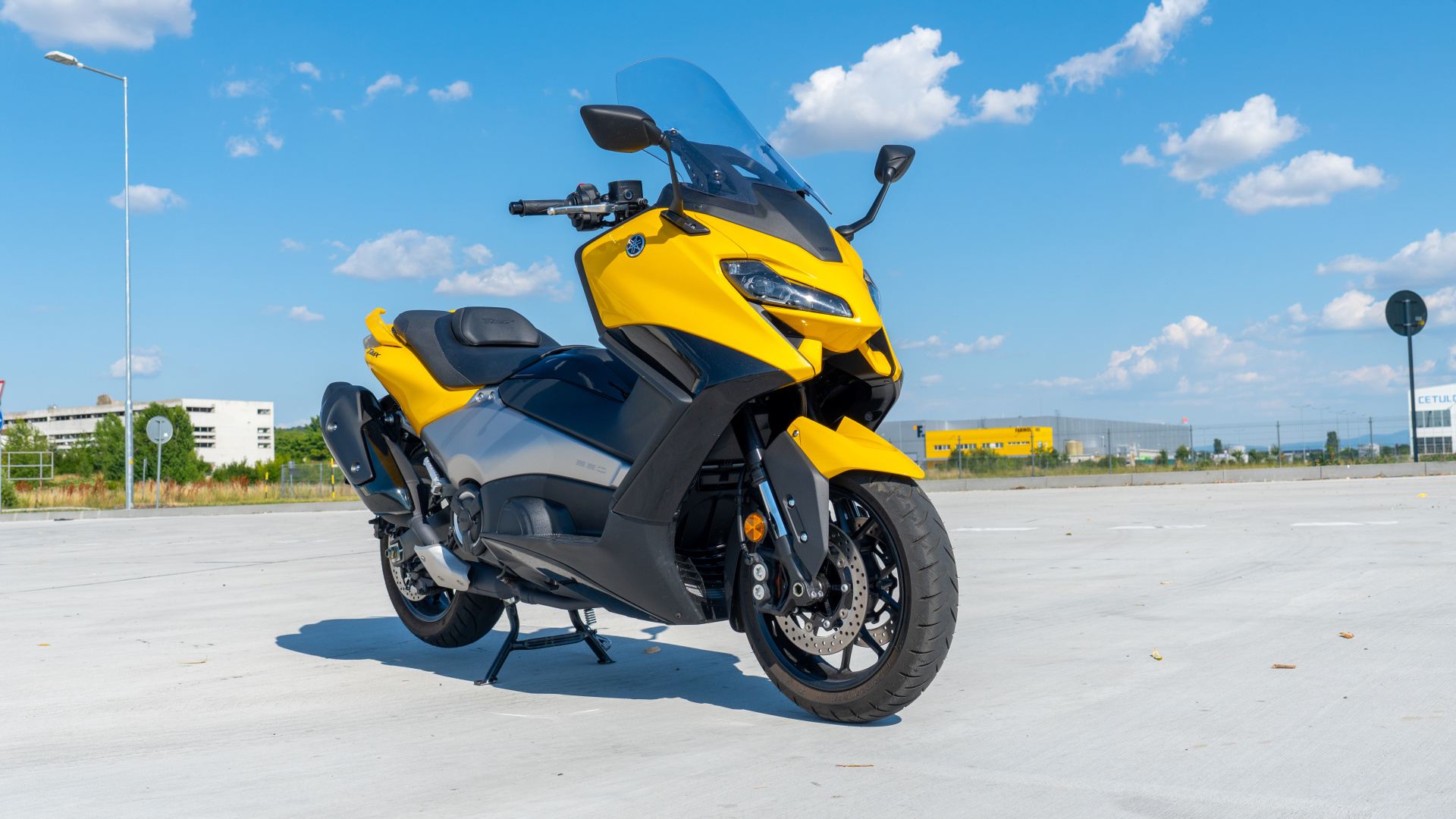 Yamaha TMax 560: skúter so super technologickou výbavou