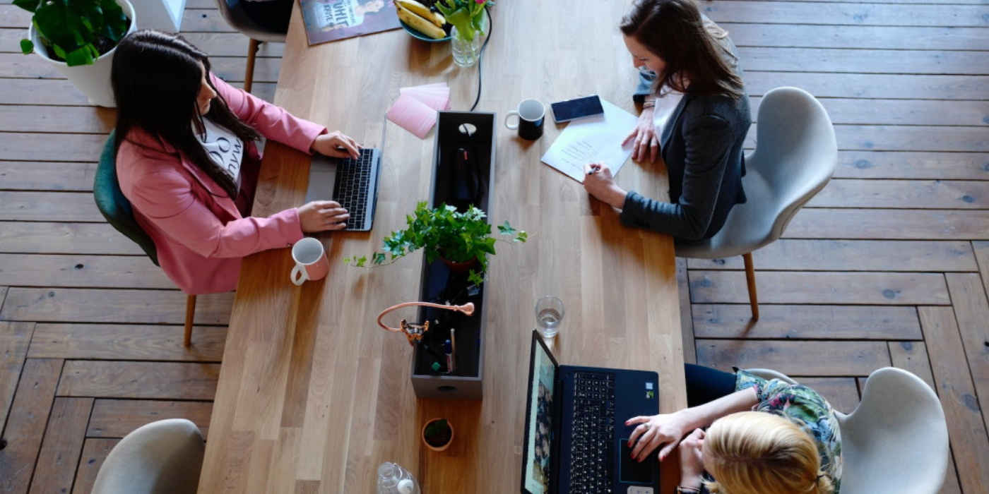 Snažia sa vaši zamestnanci obísť dochádzkový systém? Online evidencia dochádzky s FLOWii je jednoduchá a obľúbia si ju všetci