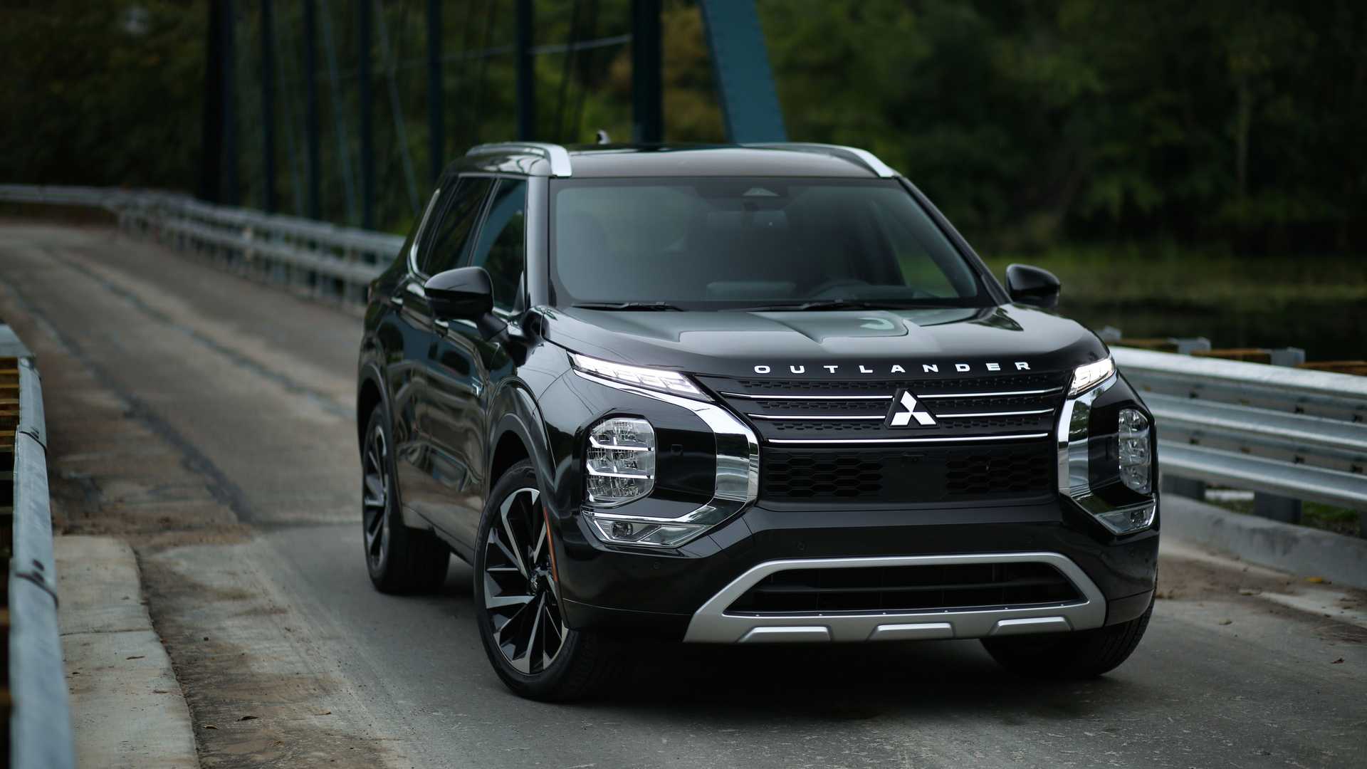 Nový Outlander 2023 vyzerá výborne, no má jeden dôležitý nedostatok