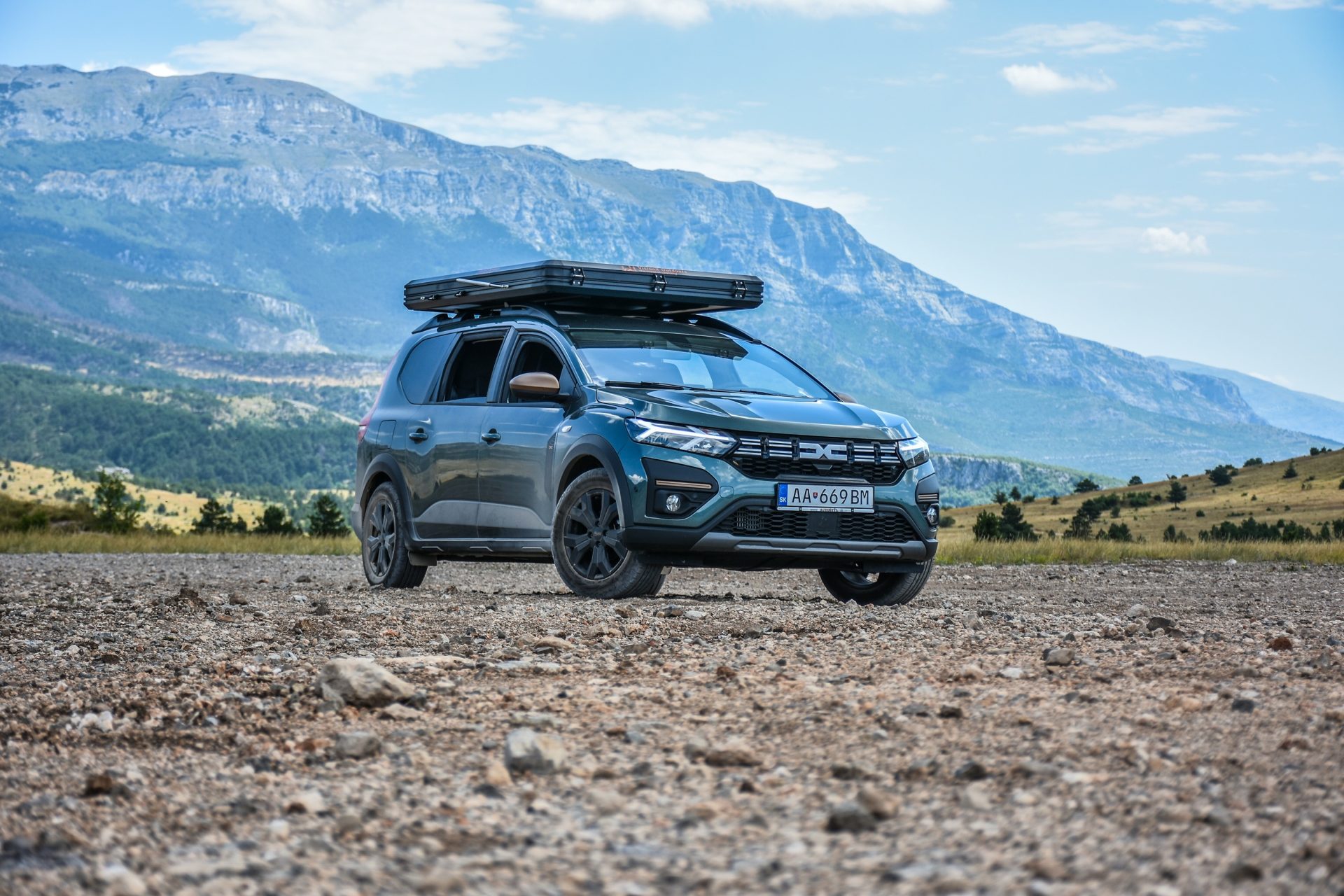 Dacia Jogger TCe 100 LPG + Sleep Pack: Našli sme dokonalé „budget“ auto pre cestovateľov!? (RECENZIA)