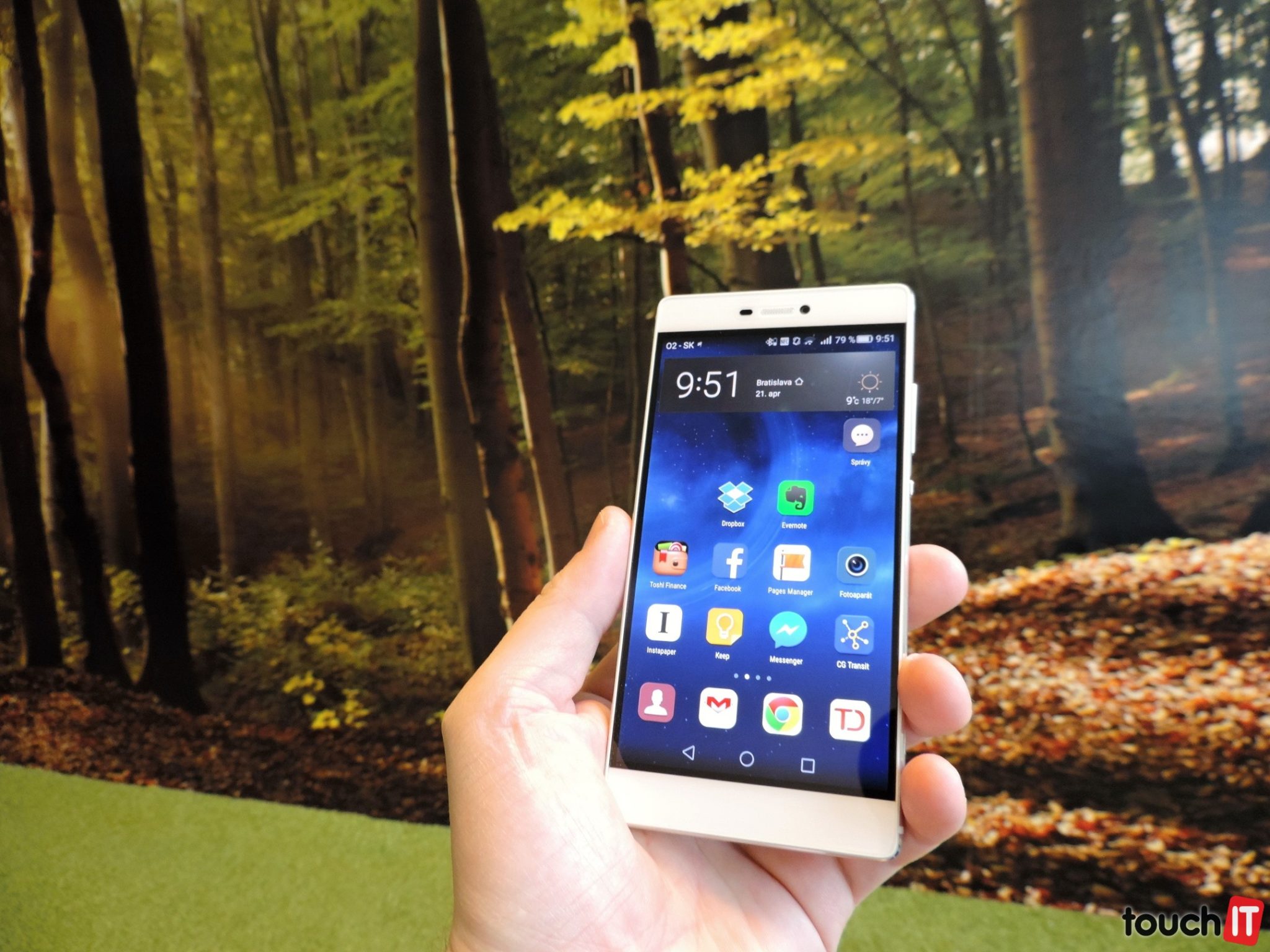 VIDEO: Unboxing Huawei P8 – rozbalili sme ultra špičkový telefón