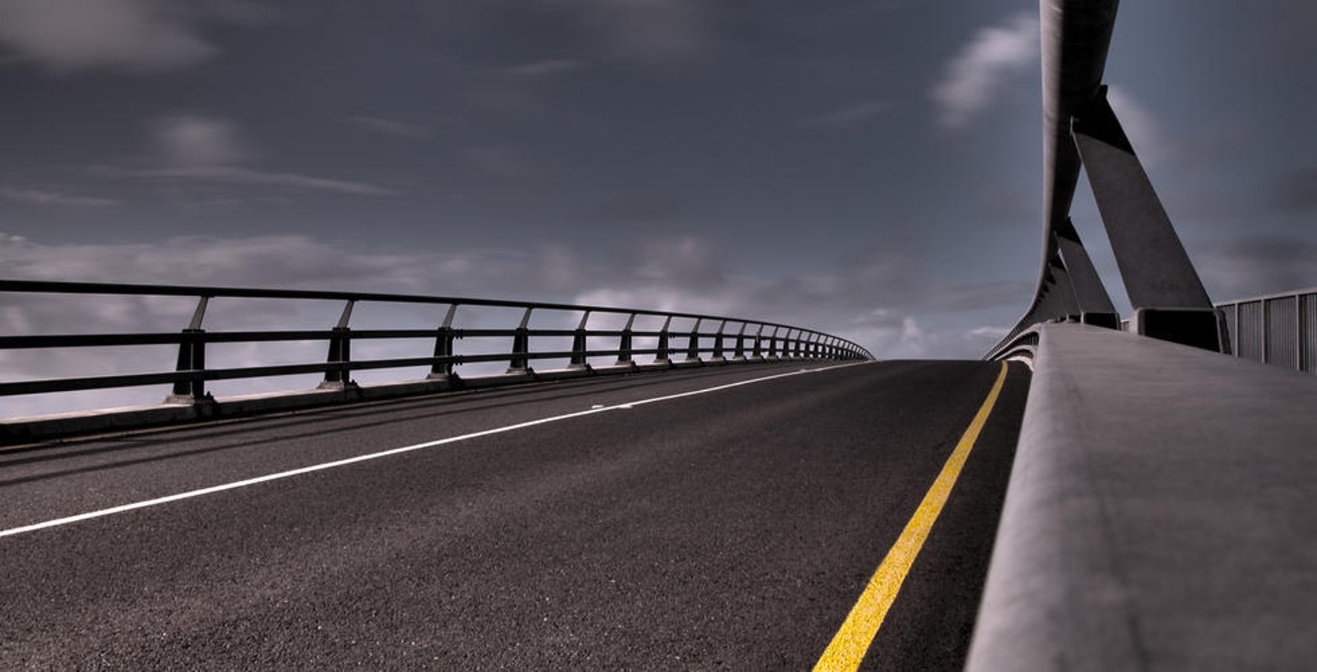 Návod na to, ako prežiť v tuneli a aké sú bezpečnostné  prvky na diaľnici