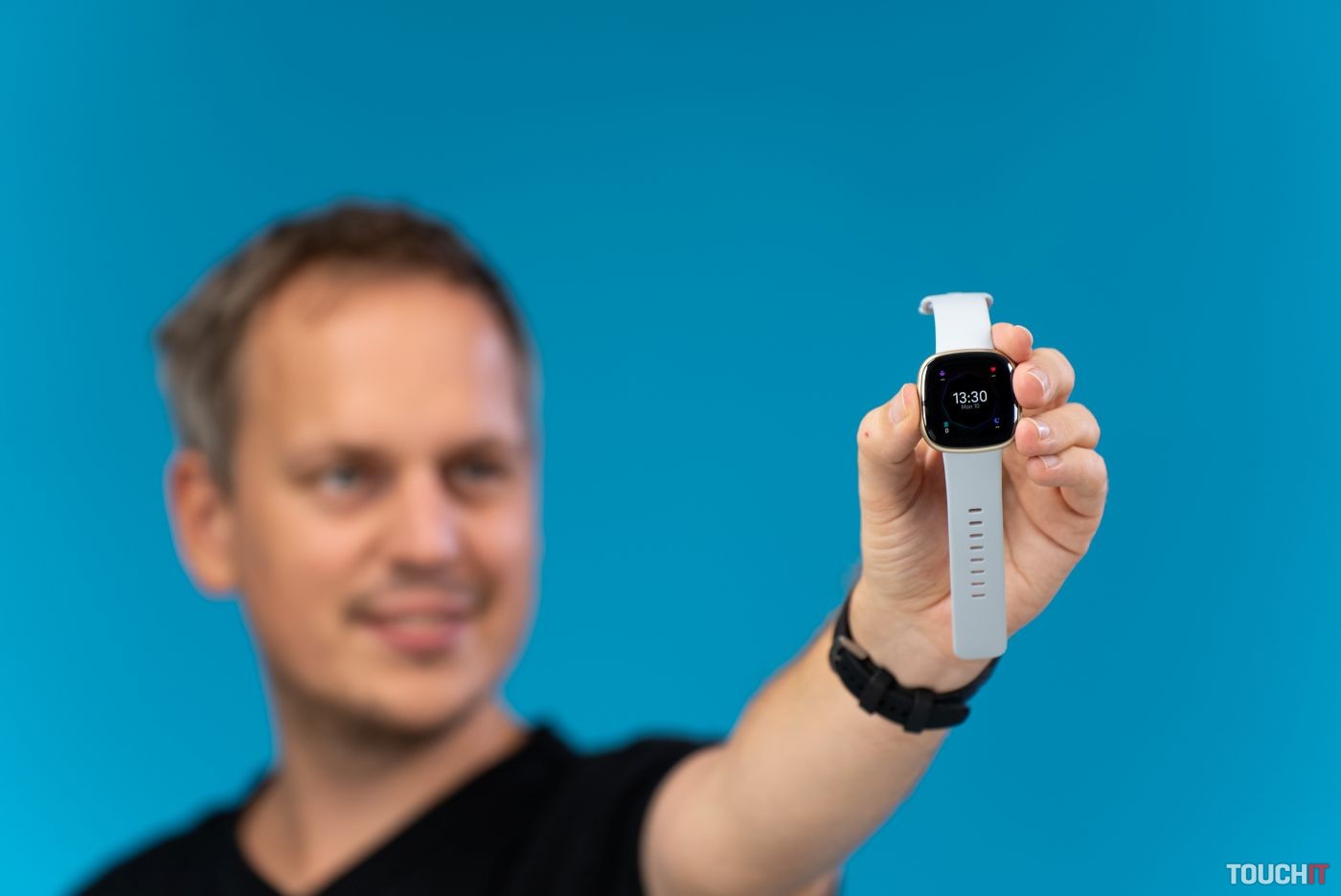 Fitbit Sense 2: Google z(a)rezal obľúbené inteligentné hodinky (RECENZIA)