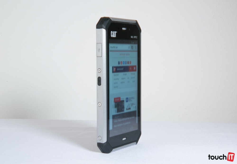 VIDEO: Upršaný víkend? Tak sa zabavte s crash testom odolného telefónu CAT S50!