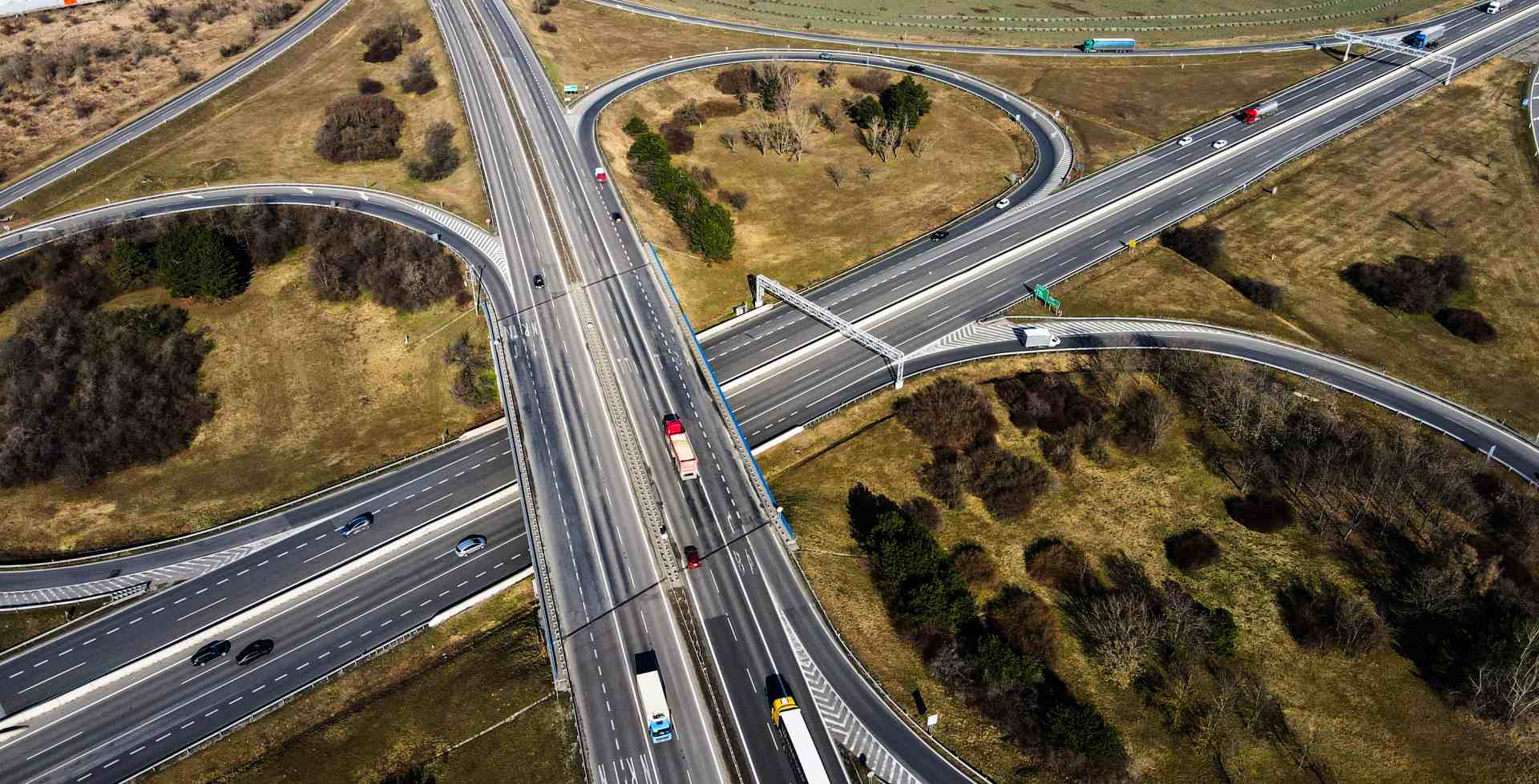 Jazdite bezpečne na diaľniciach – toto nás čaká. Pomôcť si môžete aj mobilnou aplikáciou