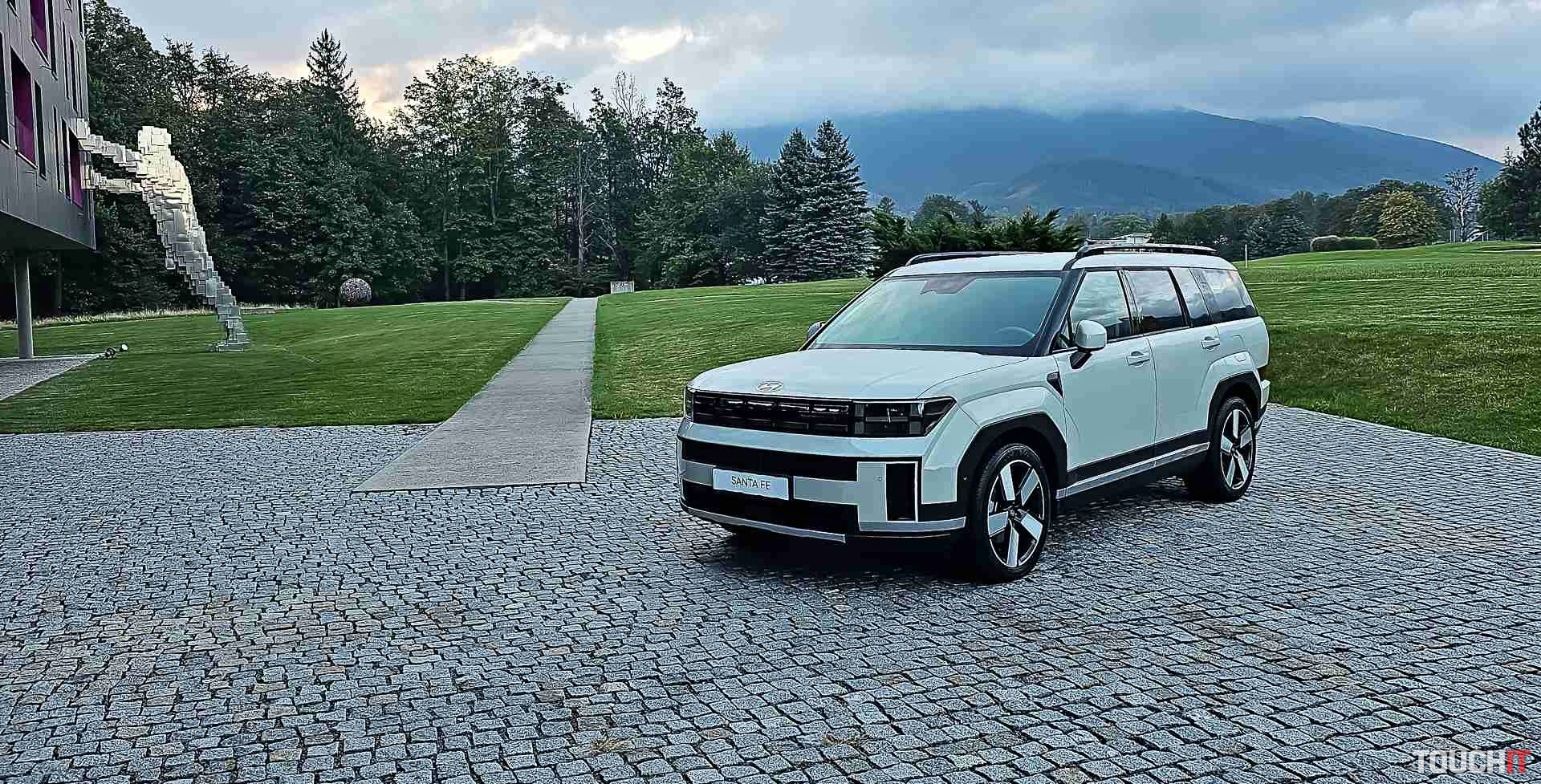 Nové SANTA FE: obrovský priestor vo vnútri, komfort a technológie