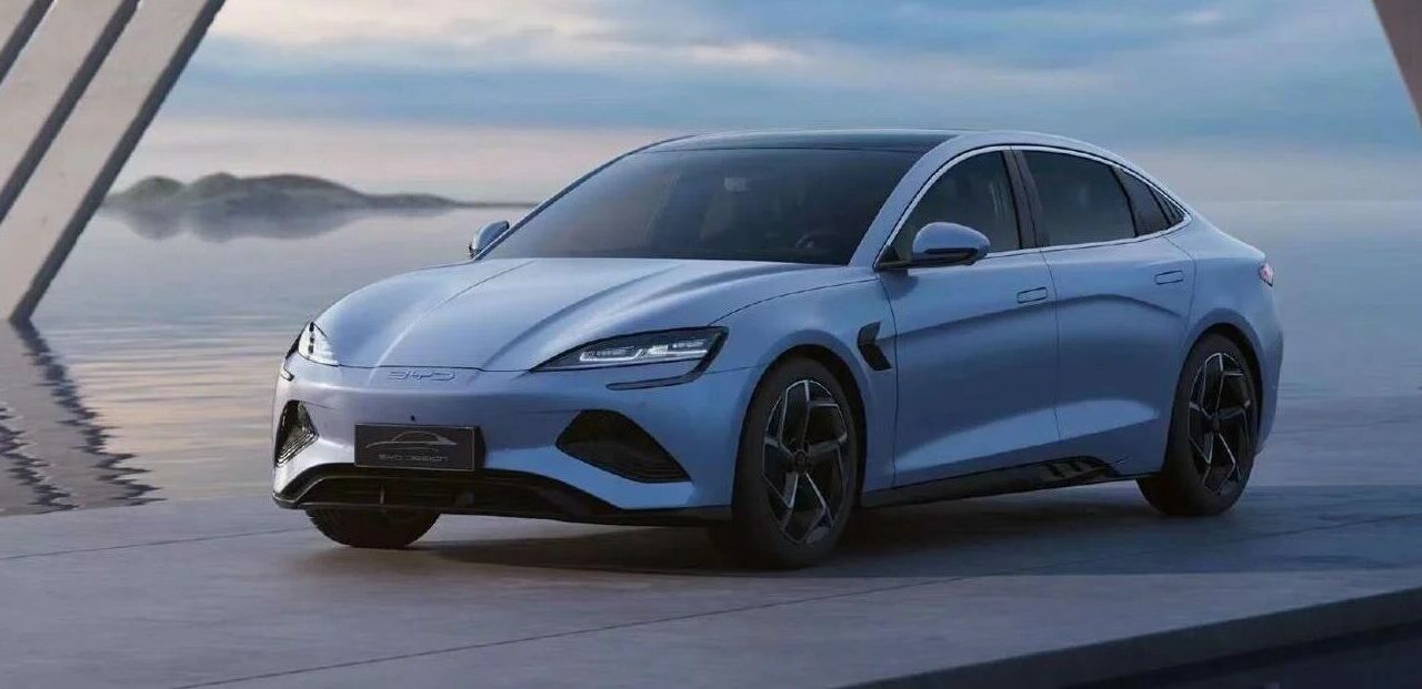 Chce Čína dobyť európsky trh? BYD postaví prvú továreň na elektrické autá u našich susedov!