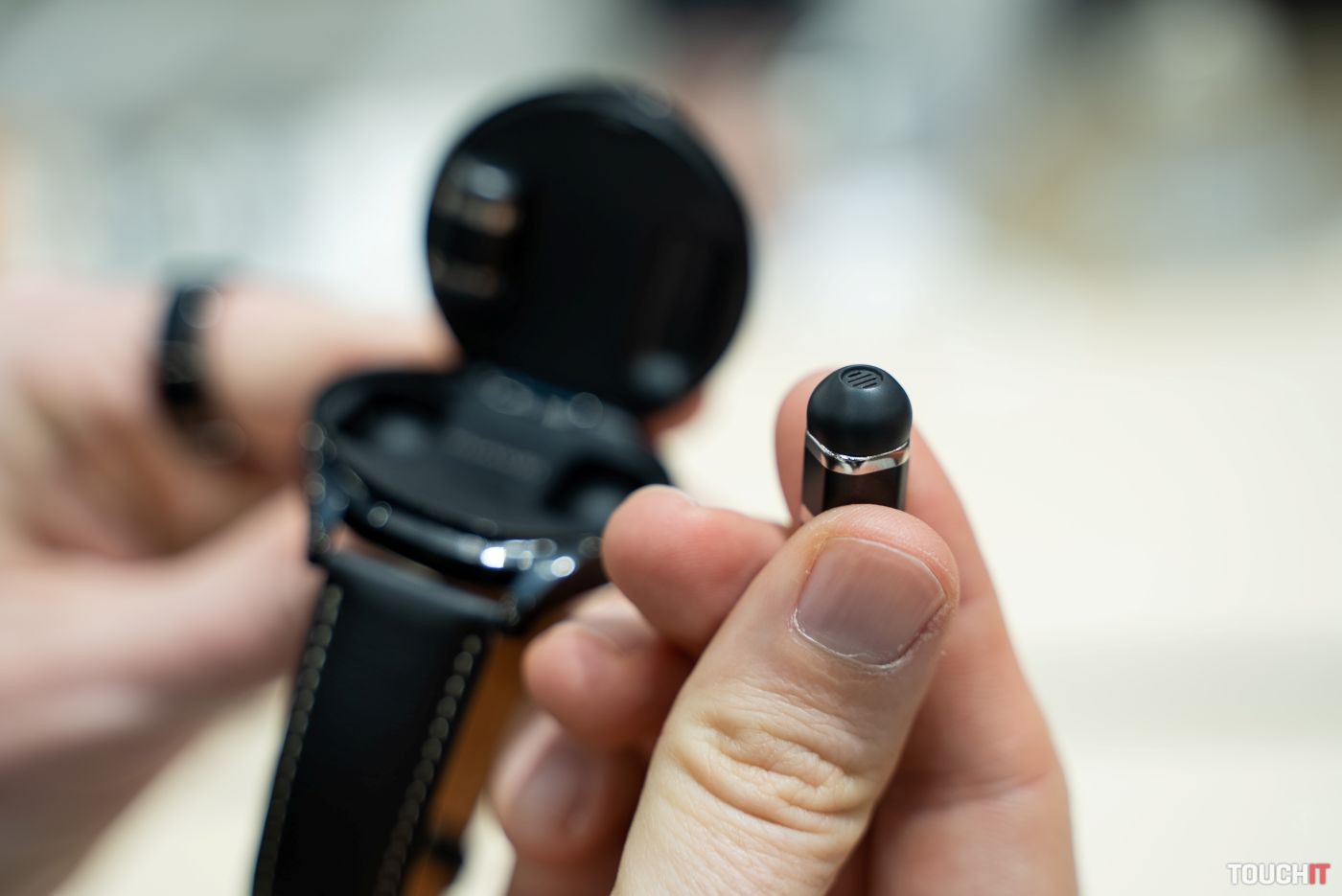 Huawei Watch Buds: Smart hodinky so slúchadlami sú v predaji na Slovensku