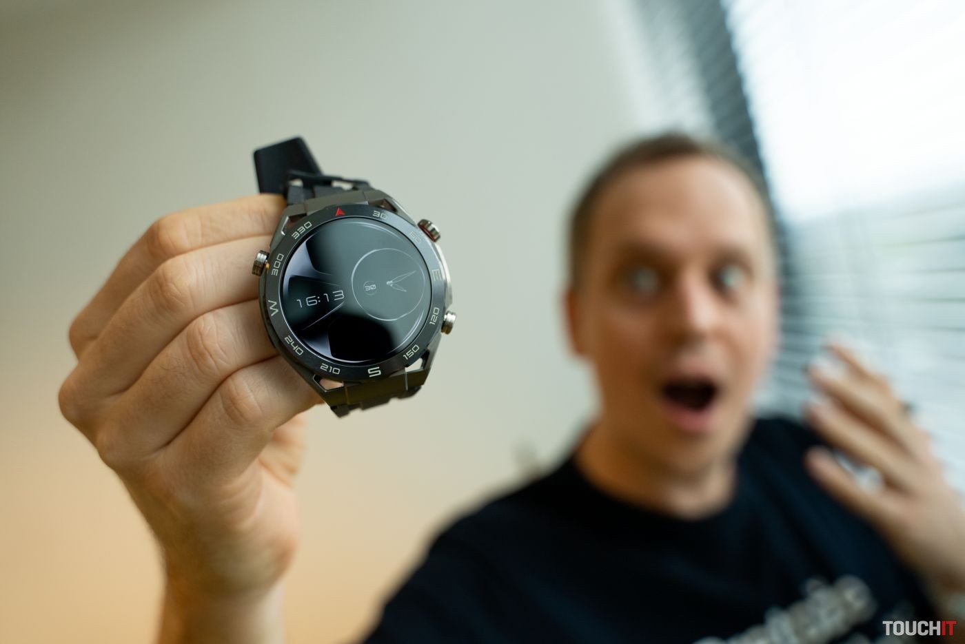 Huawei Watch Ultimate: Dizajn a konštrukcia na prvom mieste (RECENZIA)
