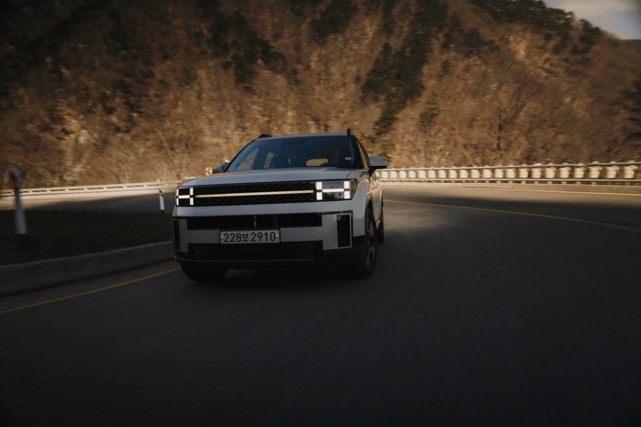 Nová generácia Hyundai SANTA FE má slovenské ceny. Štartuje na sume 44 990 eur