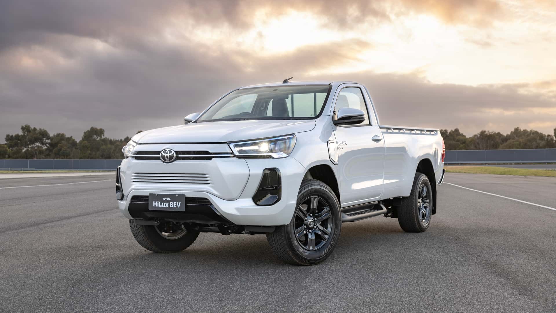 Elektrická Toyota Hilux sa začne vyrábať už budúci rok  