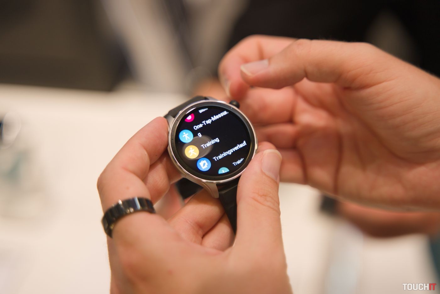 Amazfit vydal aktualizácie pre viaceré hodinky, GTR 4 dostali najnovší Zepp OS