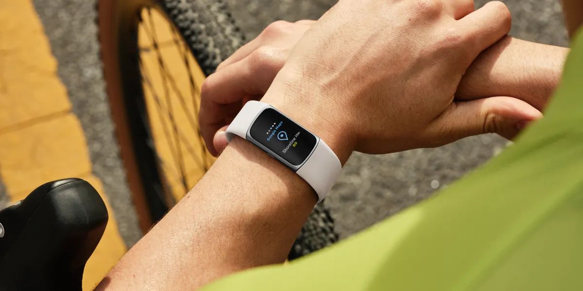 Fitbit Charge 6 oficiálne: Nová generácia prináša Google aplikácie a presnejšie meranie tepu