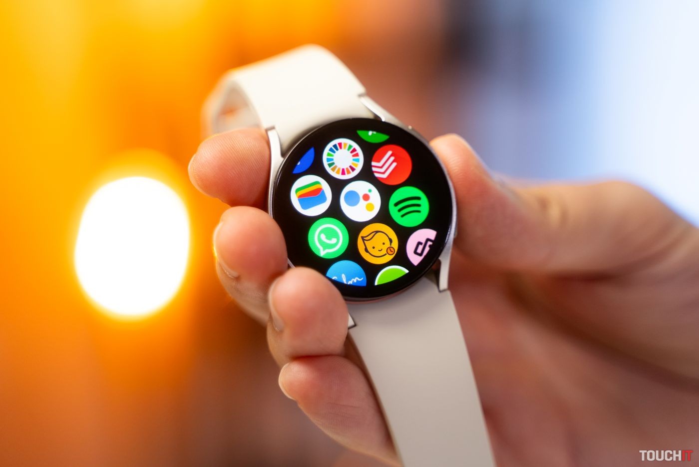 Wear OS 6 prinesie do smart hodiniek nový dizajn a dlhšiu výdrž batérie