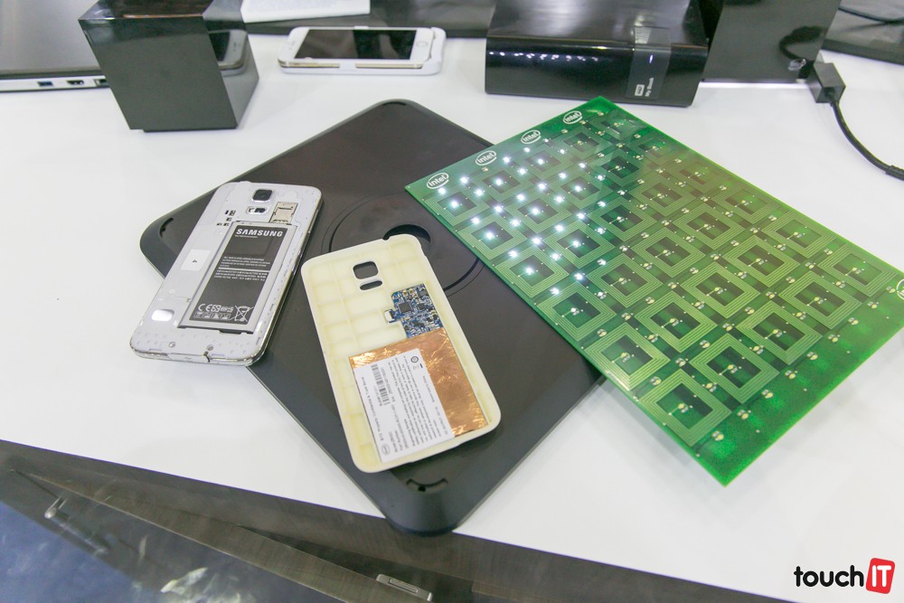 VIDEO touchIT: Bezdrôtové nabíjanie zariadení