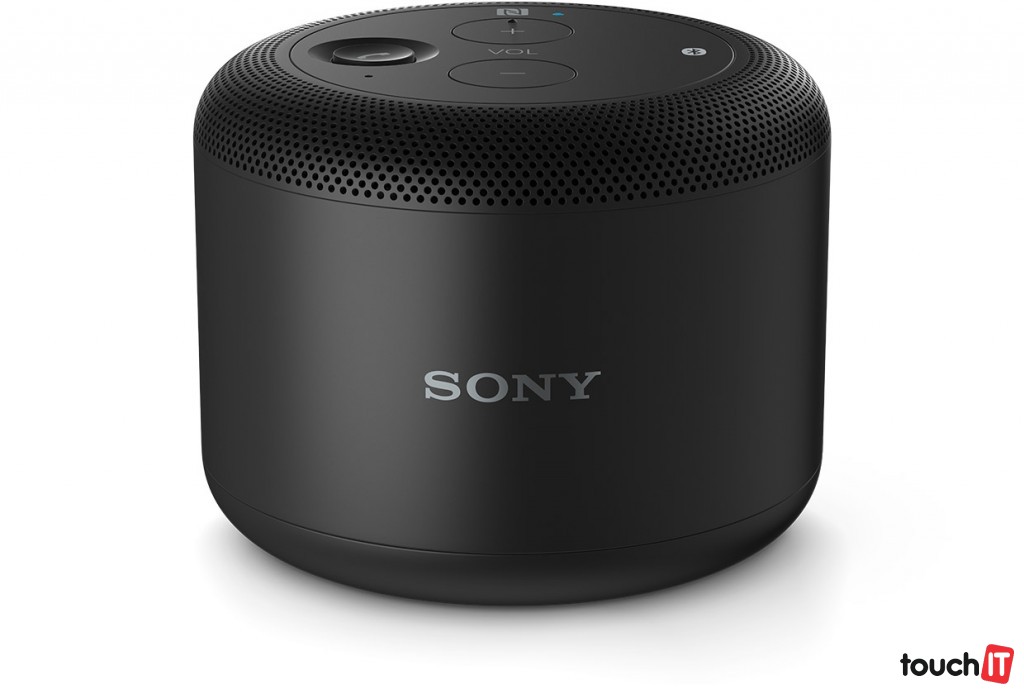 Sony Bluetooth Speaker BSP10 je malý reproduktor, ktorý vám poslúži ako výborná hudobná pomôcka na doma alebo chatu, menšiu párty či na letný piknik. Dokáže generovať zvuk 10 W a cena je od 56 Eur