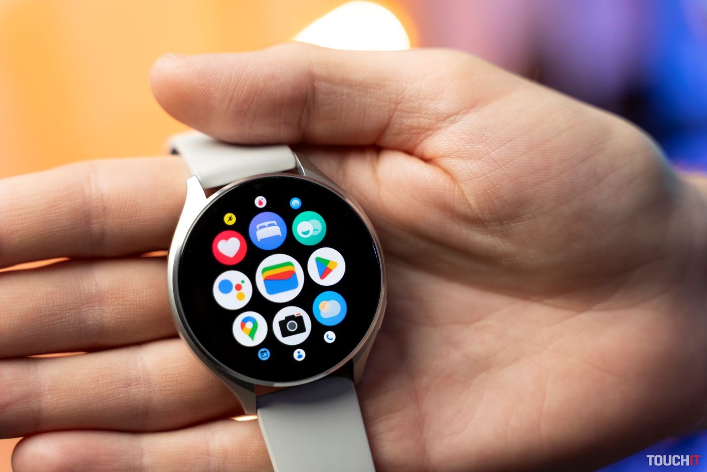 Žiadajú od vás hodinky s Wear OS zadanie PIN kódu pri každej platbe? Je to chyba