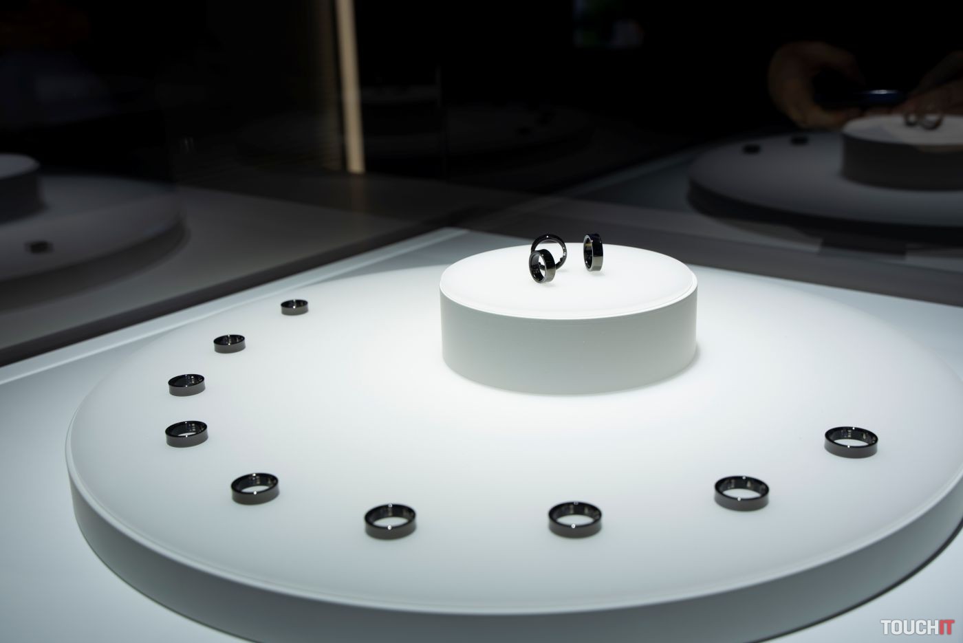 Takto vyzerá nabíjacie puzdro pre Samsung Galaxy Ring