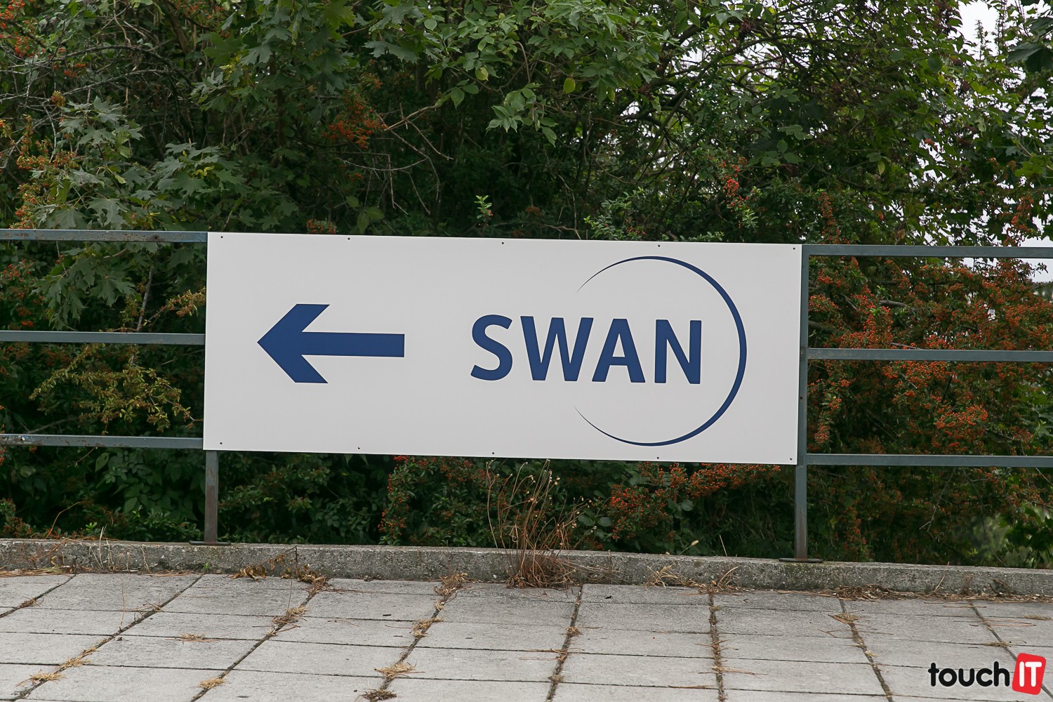 Štvrtý mobilný operátor môže naďalej poskytovať služby