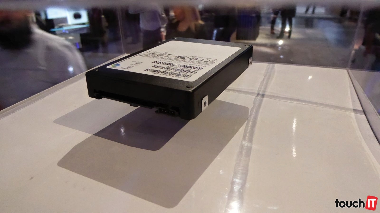 SSD disk od Samsungu vyzerá na pohľad štandardne