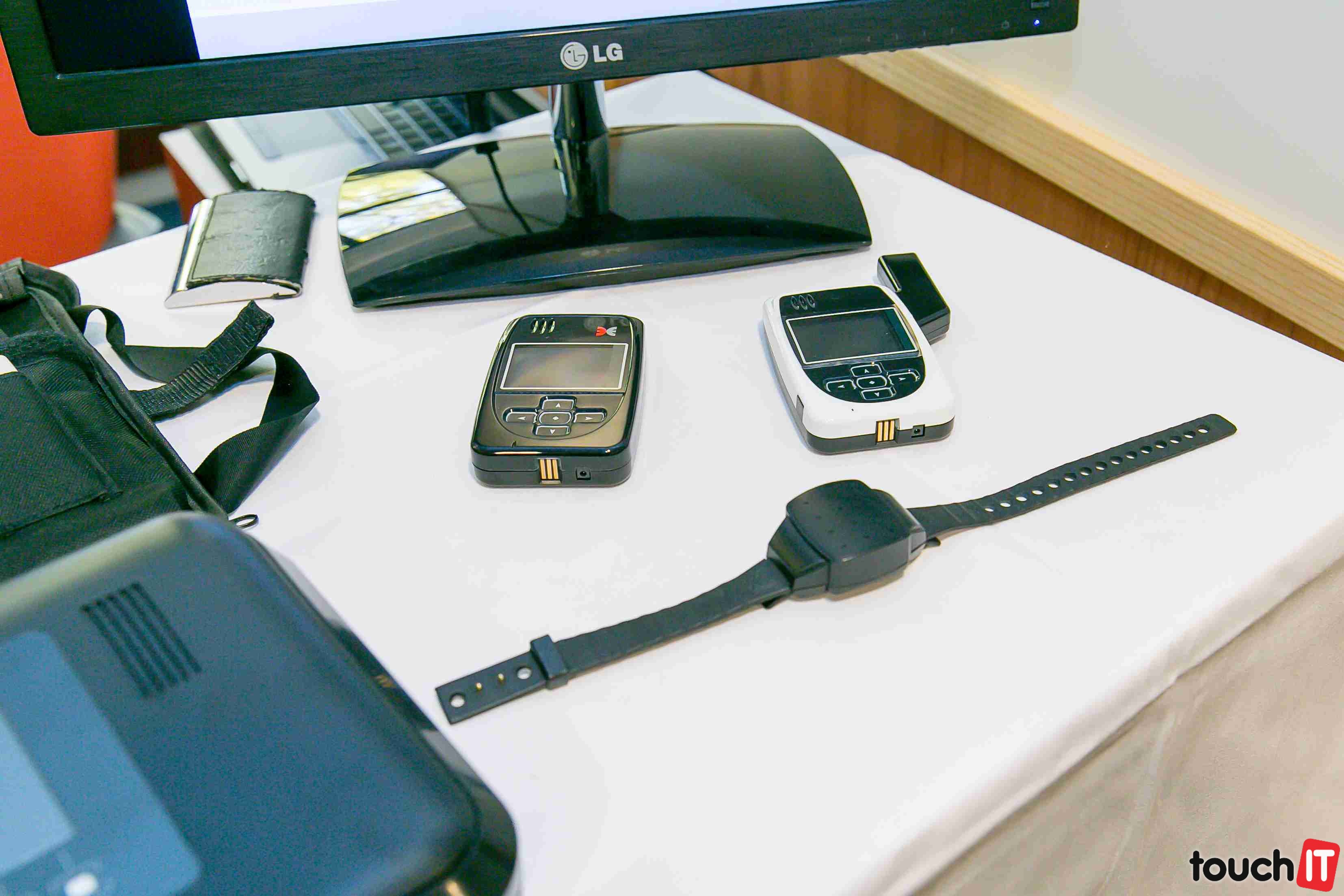 ITAPA: Kontrola zákazu požívania alkoholu a výkon domáceho väzenia – niekto to rád elektronicky