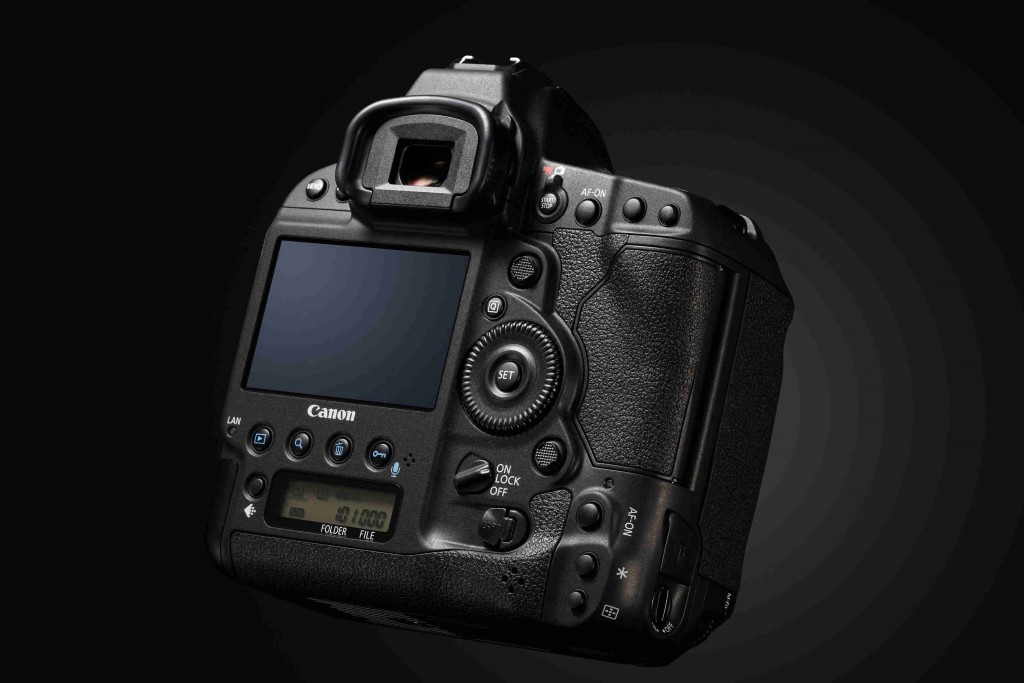 EOS 1D X Mk II BK BEAUTY 02_nowat