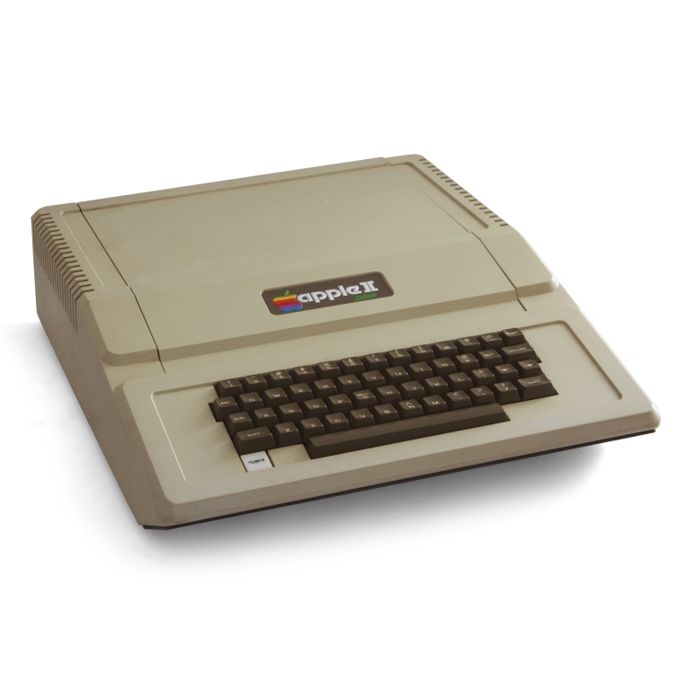 1977 – Apple II