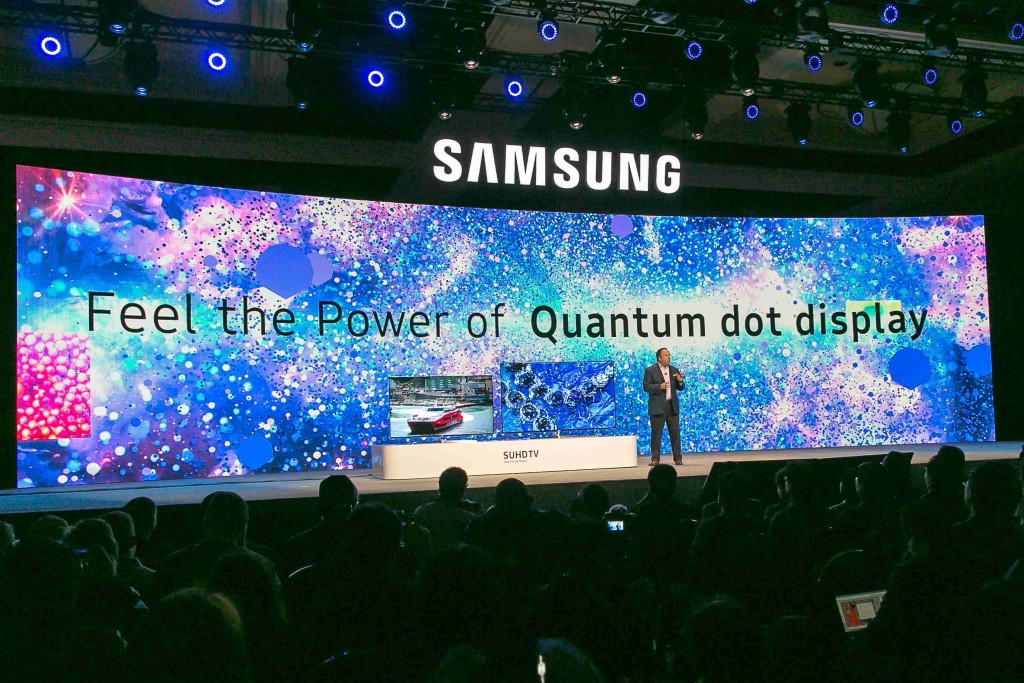 Výkonný viceprezident Samsung America, Joe Stinziano bol evidentne spokojný s tým, ako sa podarili nové TV s technológiou Quantum Dot