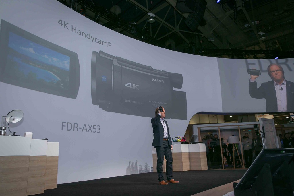 Toto je nová 4K kamera od Sony. Model FDR-AX53 pravdepodobne pribudne v našom redakčnom arzenáli