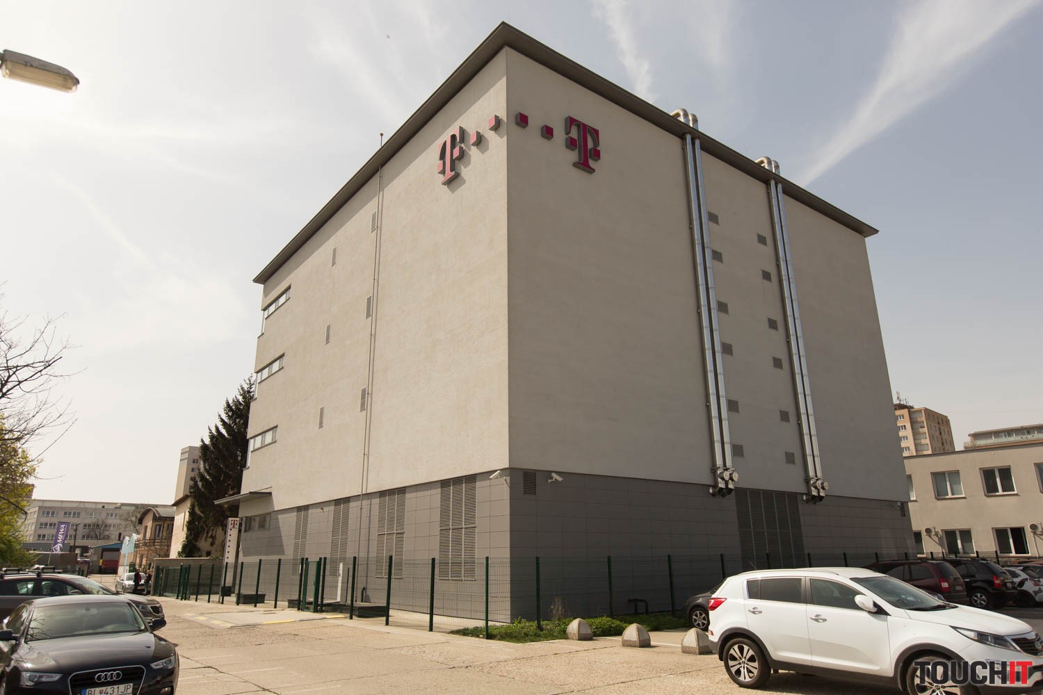 VIDEO TOUCHIT: Poďte na návštevu dátového centra Slovak Telekom (doplnené o fotografie)