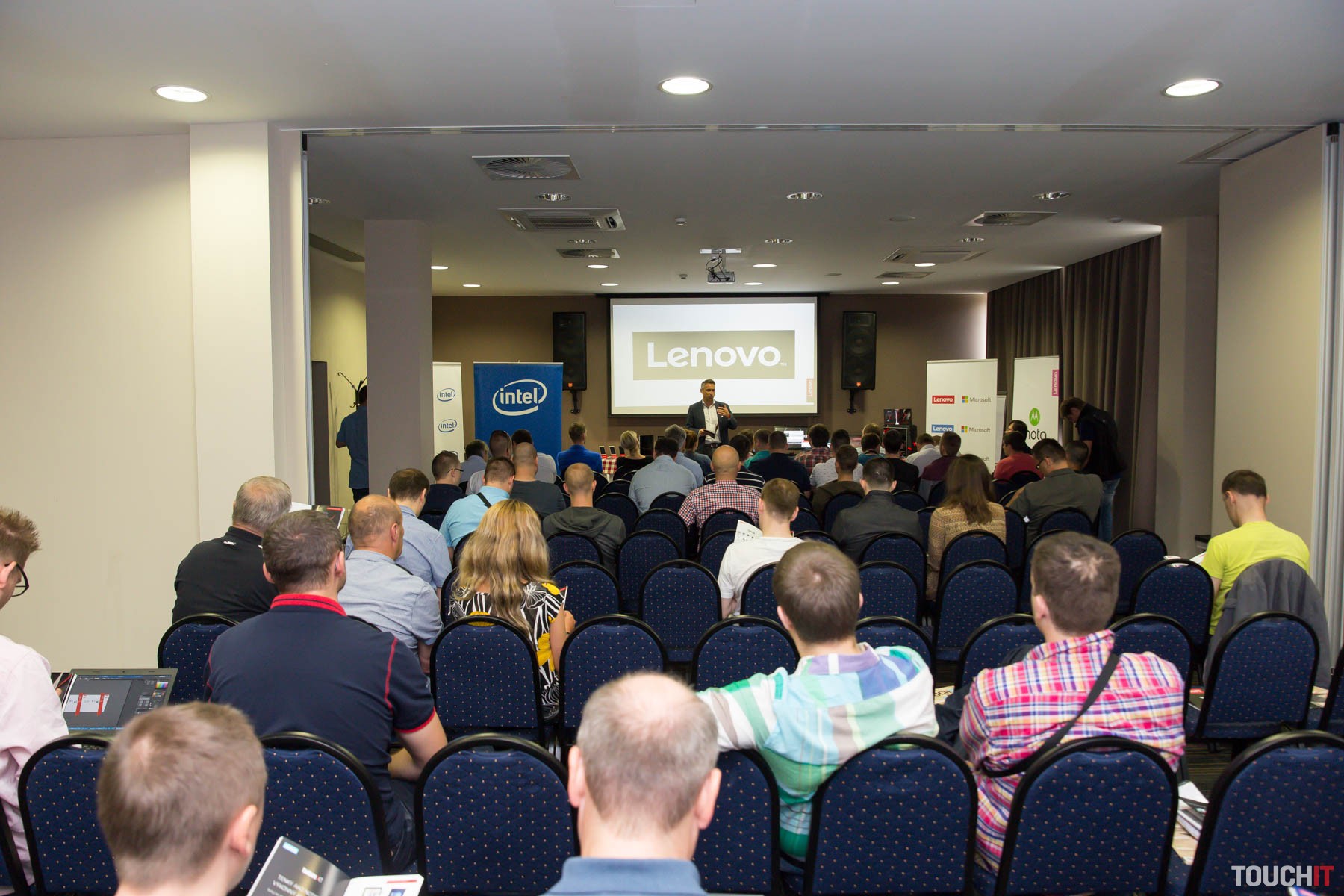 Lenovo to má rozbehnuté dobre. A príde veľa nových produktov