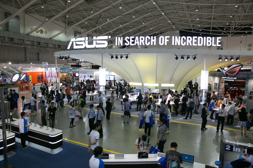 V znamení smartfónov, virtuálnej reality a robotov