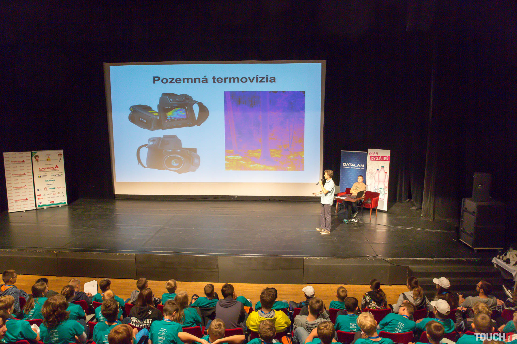 Detská univerzita práve prebieha v Bratislave. Pozrieť si môžete aj drony