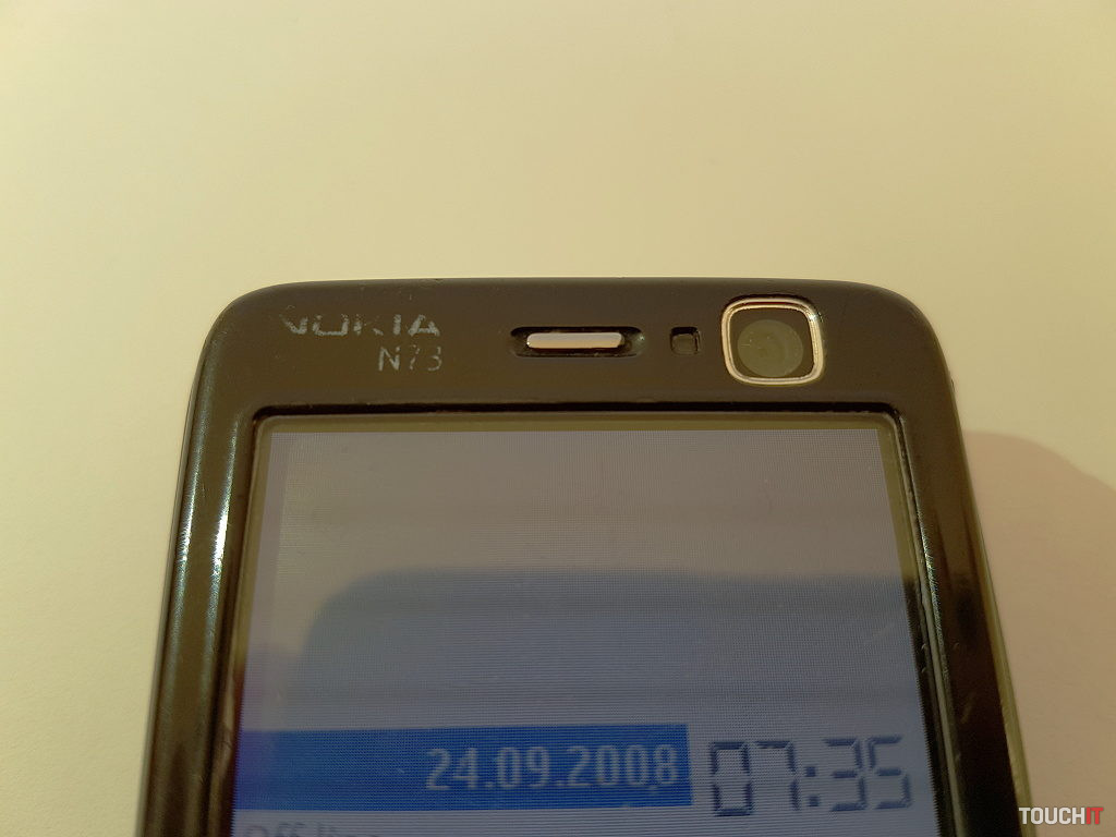 Nokia N73 (2)