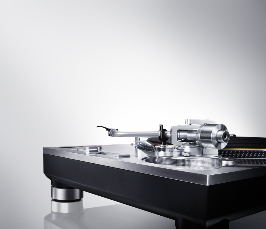 Direct_Drive_Turntable_System_SL_1200GAE_1_web2016_8_nowat