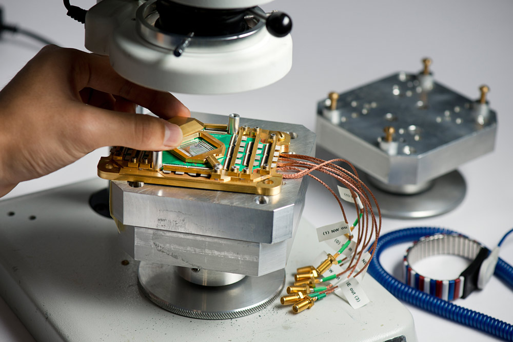 Nový kvantový počítač od D-Wave je 1000 krát rýchlejší ako vlaňajší model