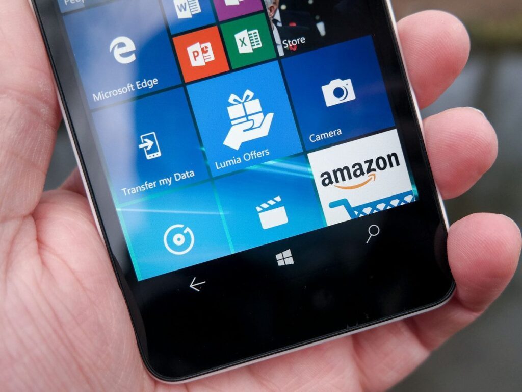 Návrat telefónov Nokia Lumia sa črtá: Vrátiť sa môže aj rozhranie Windows Phone