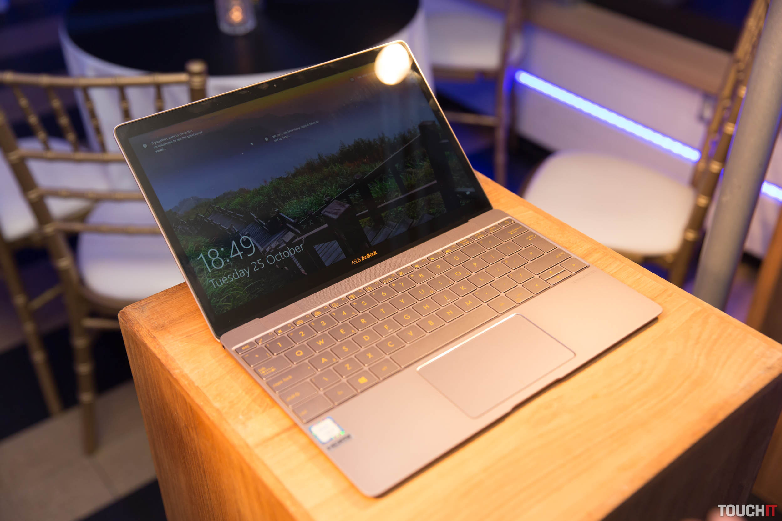 VIDEO TOUCHIT: Vyskúšali sme ASUS ZenBook 3