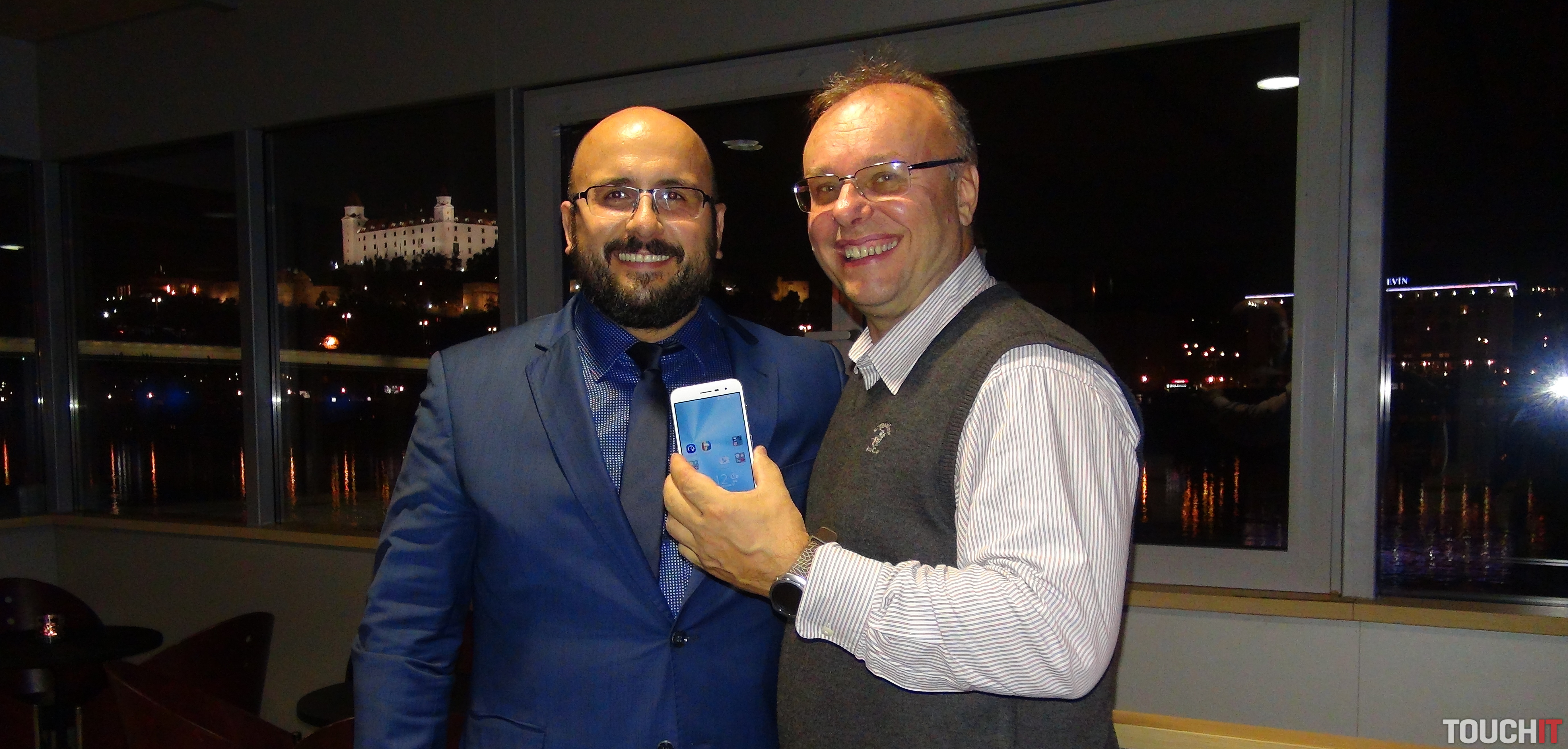 VIDEO TOUCHIT: ASUS predstavil ZenFone 3