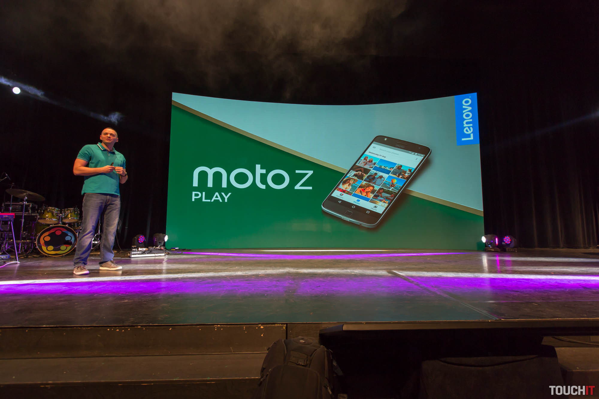 Poznáme cenu a dostupnosť smartfónu Moto Z Play na Slovensku