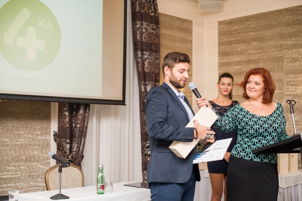 4ka ovláda sociálne média na jednotku: SWAN Mobile získal cenu za najinovatívnejšie využitie nových médií